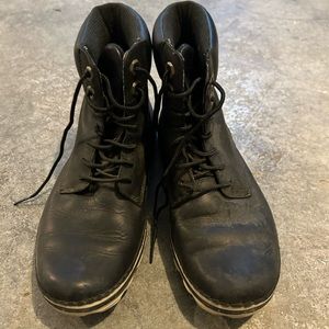 Timberland’s Women Hiking Boots Size 5.5